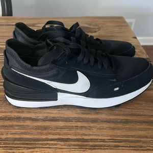 Nike Waffle Tennis Shoe